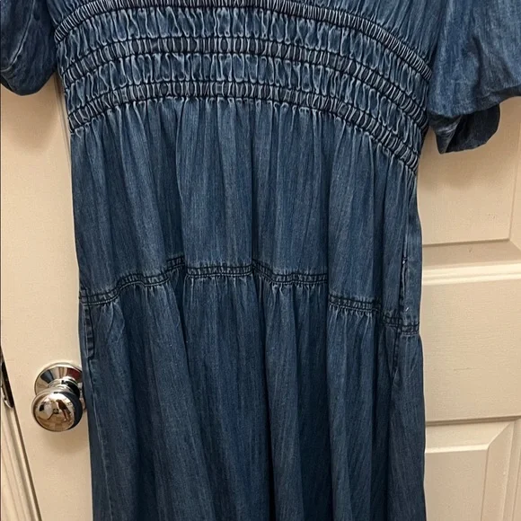Pilcro puff sleeve V-Neck Denim Midi Dress with Smocked Waist M - Picture 8 of 13